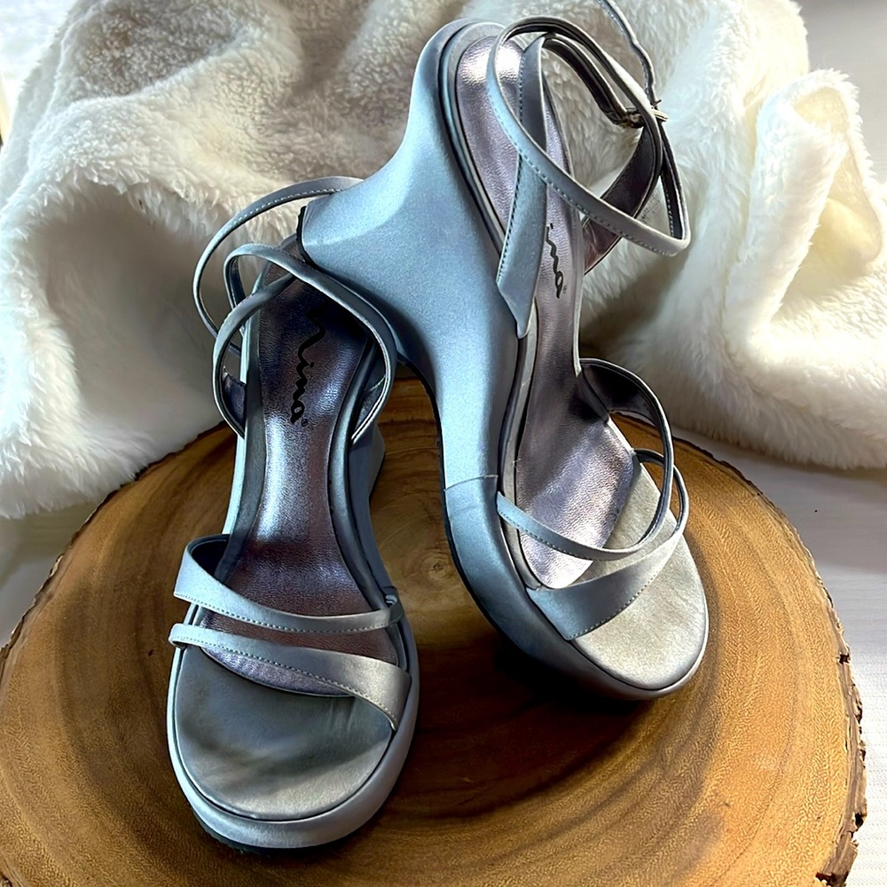 Nina Zarinda Platform Sandal